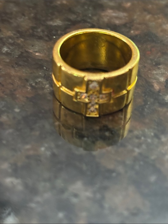 Jewelry - Gold Tone Cross Band Ring - Bold Chunky Design size 6.5